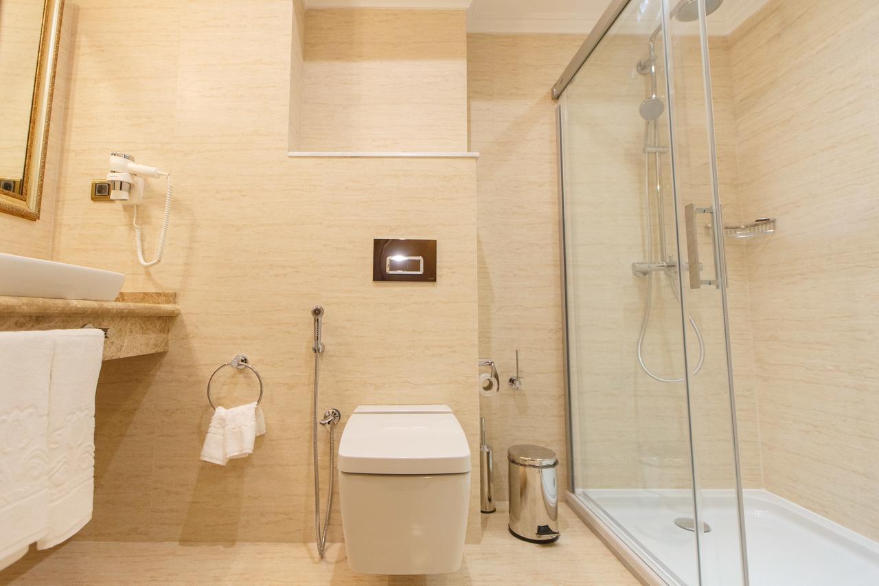 苏丹皇宫酒店 阿特劳 外观 照片 A modern bathroom