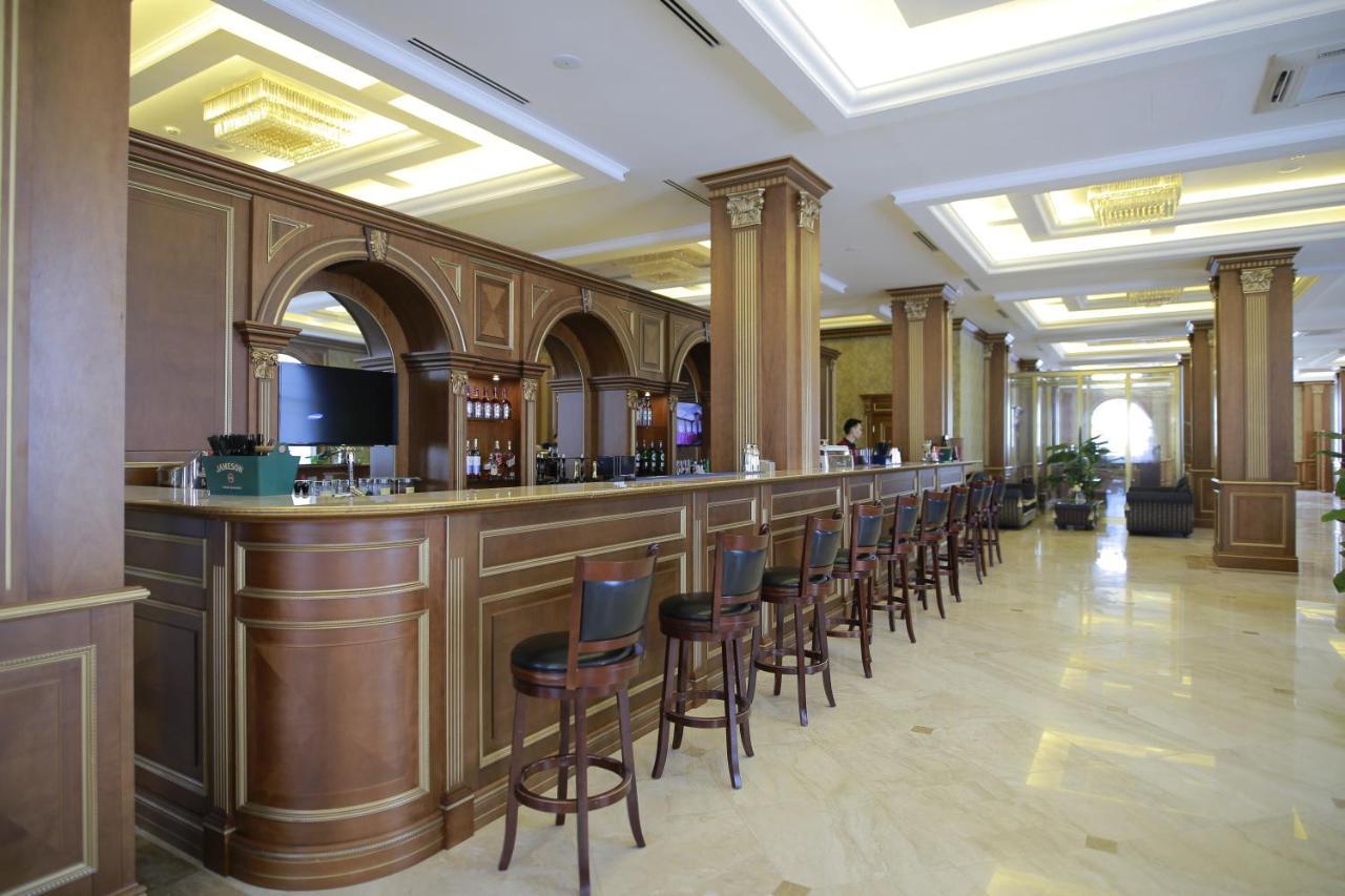 苏丹皇宫酒店 阿特劳 外观 照片 The bar at the hotel